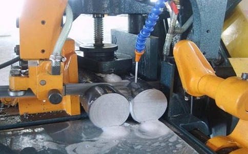 柳北卧式带锯床的送料方式有哪几种？