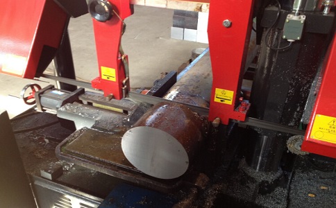 柳北卧式带锯床加工时出现明显振荡如何排查？